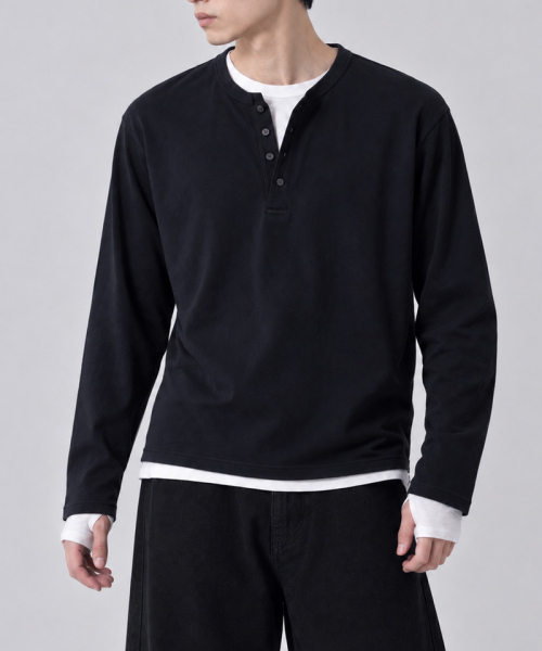 UNDEROFF（アンダーオフ）の「クロップドヘンリーネックロングスリーブTシャツ ネイビー（Tシャツ/カットソー・レディース・ネイビー・LARGE/X-LARGE/MEDIUM）」の5枚目の写真