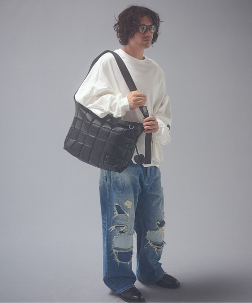 ADAM PATEK（アダムパテック）の「ADAMPATEK/ w/r leather  quilting medium shoulder bag/撥水レザーキルティングミディアムショルダーバッグ（ショルダーバッグ・メンズ・ブラック・FREE）」の2枚目の写真