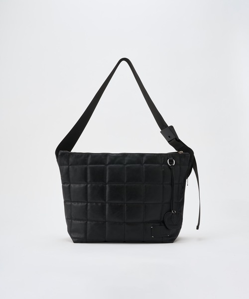 ADAM PATEK（アダムパテック）の「ADAMPATEK/ w/r leather  quilting medium shoulder bag/撥水レザーキルティングミディアムショルダーバッグ（ショルダーバッグ・メンズ・ブラック・FREE）」の6枚目の写真