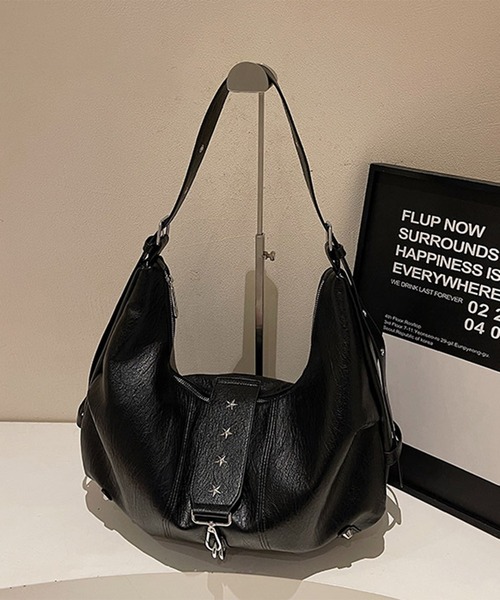 Culto(クルト)の「ヴィンテージライクフェイクレザースタースタッズワンハンドルショルダーバッグ / ホーボーバッグ / Y2Kグランジ(ショルダーバッグ・レディース・ブラウン/ブラック・FREE)」の1枚目の写真