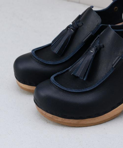 BEAUTY&YOUTH UNITED ARROWS（ビューティーアンドユースユナイテッドアローズ）の「＜NO.6＞CROWLEY TASSEL HEEL/ｻﾎﾞ. ◆（サンダル・レディース・ブラウン/ネイビー・38/39/37）」の6枚目の写真