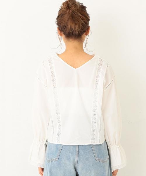 Another Edition（アナザーエディション）の「【WEB店舗限定】ベルスリーブブラウス◆（シャツ/ブラウス・レディース・オフホワイト/ライラック・フリー）」の3枚目の写真