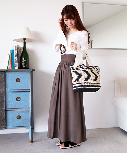 N.（N. Natural Beauty Basic）（エヌエヌナチュラルビューティーベーシック）の「ハイウエストマキシスカート（スカート・レディース・カーキ/ベージュ・MEDIUM）」の4枚目の写真