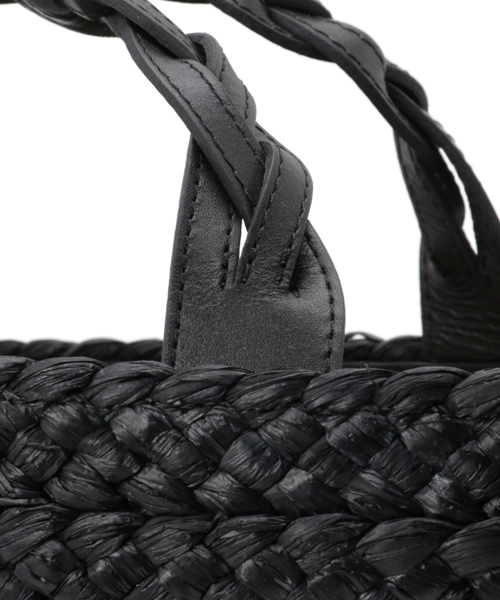 Helen Kaminski（ヘレンカミンスキー）の「HELEN KAMINSKI（ヘレンカミスキー）RHYCES（かごバッグ・レディース・ベージュ/サンドベージュ/チャコールグレー・FREE）」の6枚目の写真