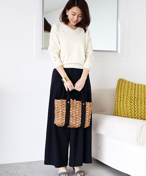 N.（N. Natural Beauty Basic）（エヌエヌナチュラルビューティーベーシック）の「レーススリーブニット（ニット/セーター・レディース・ホワイト/レッド/ブラック/ブルー・MEDIUM）」の7枚目の写真