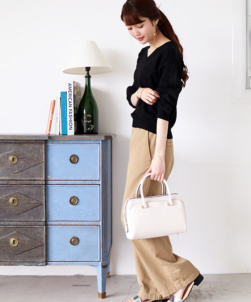 N.（N. Natural Beauty Basic）（エヌエヌナチュラルビューティーベーシック）の「レーススリーブニット（ニット/セーター・レディース・ホワイト/レッド/ブラック/ブルー・MEDIUM）」の9枚目の写真