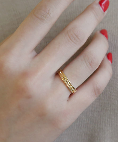 ROYAL ORDER(ロイヤルオーダー)の「SMALL VERONETTE RING(リング・メンズ・ゴールド・18号 US-9)」の1枚目の写真