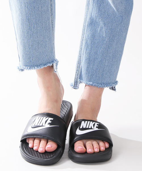 NIKE（ナイキ）の「WEGO/NIKE ベナッシ JDI（サンダル・レディース・ネイビー/ブラック/ブラック系その他・X-SMALL/SMALL）」の13枚目の写真