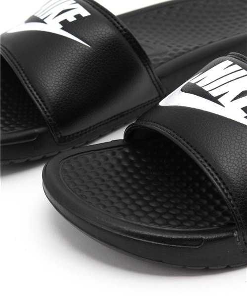 NIKE（ナイキ）の「WEGO/NIKE ベナッシ JDI（サンダル・レディース・ネイビー/ブラック/ブラック系その他・X-SMALL/SMALL）」の8枚目の写真