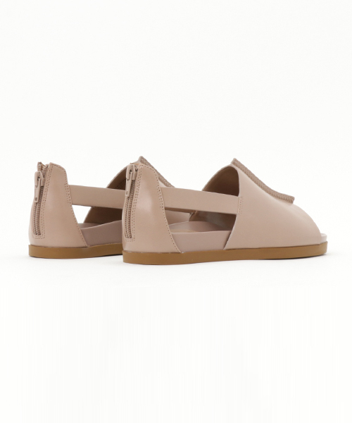 CHARLES & KEITH（チャールズ & キース）の「オープントゥーカットアウトサンダル / OPEN-TOE CUT-OUT SANDALS（サンダル・レディース・ブラック/アイボリー/オフホワイト・23cm/24cm/23.5cm/24.5cm/22.5cm）」の6枚目の写真
