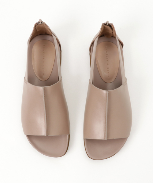 CHARLES & KEITH（チャールズ & キース）の「オープントゥーカットアウトサンダル / OPEN-TOE CUT-OUT SANDALS（サンダル・レディース・ブラック/アイボリー/オフホワイト・23cm/24cm/23.5cm/24.5cm/22.5cm）」の7枚目の写真