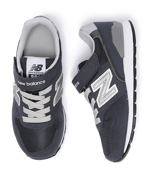 こども ビームス（コドモビームス）の「New Balance / KV 996 V2 (ユニセックス 17～24cm)（スニーカー・キッズ・ネイビー/グレー・18/19/22.5/17/21.5/18.5/19.5/21/22/23/17.5/20/20.5/24/23.5）」の2枚目の写真