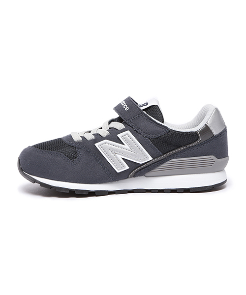 こども ビームス（コドモビームス）の「New Balance / KV 996 V2 (ユニセックス 17～24cm)（スニーカー・キッズ・ネイビー/グレー・18/19/22.5/17/21.5/18.5/19.5/21/22/23/17.5/20/20.5/24/23.5）」の5枚目の写真