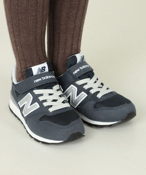 こども ビームス（コドモビームス）の「New Balance / KV 996 V2 (ユニセックス 17～24cm)（スニーカー・キッズ・ネイビー/グレー・18/19/22.5/17/21.5/18.5/19.5/21/22/23/17.5/20/20.5/24/23.5）」の12枚目の写真