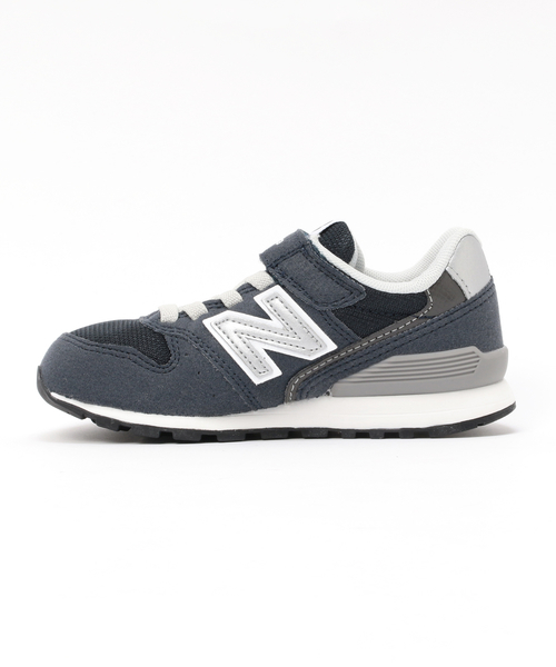 こども ビームス（コドモビームス）の「New Balance / KV 996 V2 (ユニセックス 17～24cm)（スニーカー・キッズ・ネイビー/グレー・18/19/22.5/17/21.5/18.5/19.5/21/22/23/17.5/20/20.5/24/23.5）」の14枚目の写真