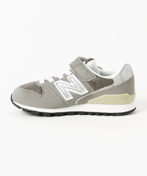 こども ビームス（コドモビームス）の「New Balance / KV 996 V2 (ユニセックス 17～24cm)（スニーカー・キッズ・ネイビー/グレー・18/19/22.5/17/21.5/18.5/19.5/21/22/23/17.5/20/20.5/24/23.5）」の19枚目の写真