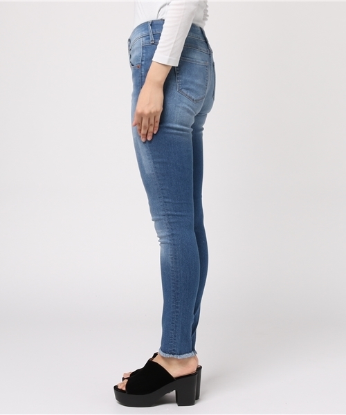 earth music&ecology（アースミュージックアンドエコロジー）の「スキスキスキニー(マスキング加工デニム)（デニムパンツ・レディース・インディゴブルー・XXS/XS/L/S/M）」の9枚目の写真