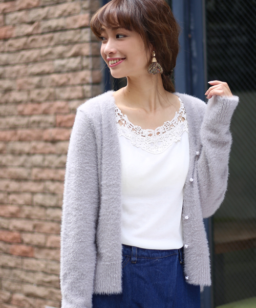 Bab Bou Jeloud(バブブージュルード)の「【WEB限定】パール釦シャギーニットカーデ(ニット/セーター・レディース・グレー/ブルー/イエロー/レッド・FREE)」の2枚目の写真