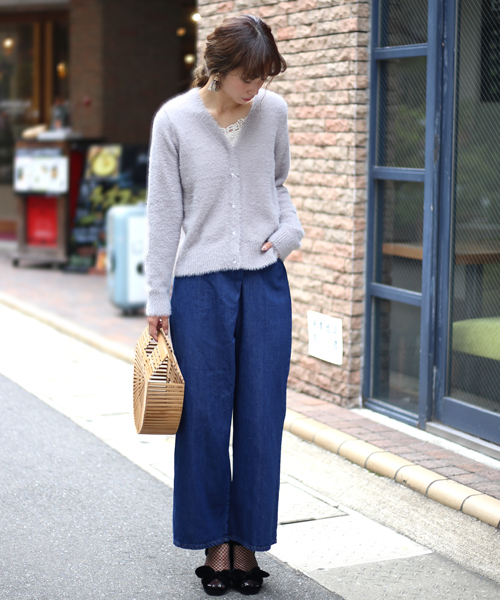 Bab Bou Jeloud(バブブージュルード)の「【WEB限定】パール釦シャギーニットカーデ(ニット/セーター・レディース・グレー/ブルー/イエロー/レッド・FREE)」の9枚目の写真