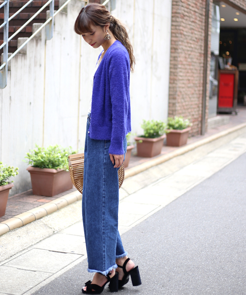 Bab Bou Jeloud(バブブージュルード)の「【WEB限定】パール釦シャギーニットカーデ(ニット/セーター・レディース・グレー/ブルー/イエロー/レッド・FREE)」の16枚目の写真