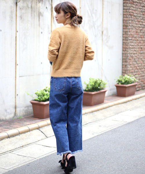 Bab Bou Jeloud(バブブージュルード)の「【WEB限定】パール釦シャギーニットカーデ(ニット/セーター・レディース・グレー/ブルー/イエロー/レッド・FREE)」の13枚目の写真