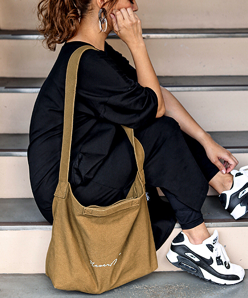 DEVICE(デバイス)の「Rename プリント ロゴ キャンバス トート ショルダーバッグ(ショルダーバッグ・レディース・ブラック/ナチュラル/カーキ/ベージュ/グレー・FREE)」の12枚目の写真