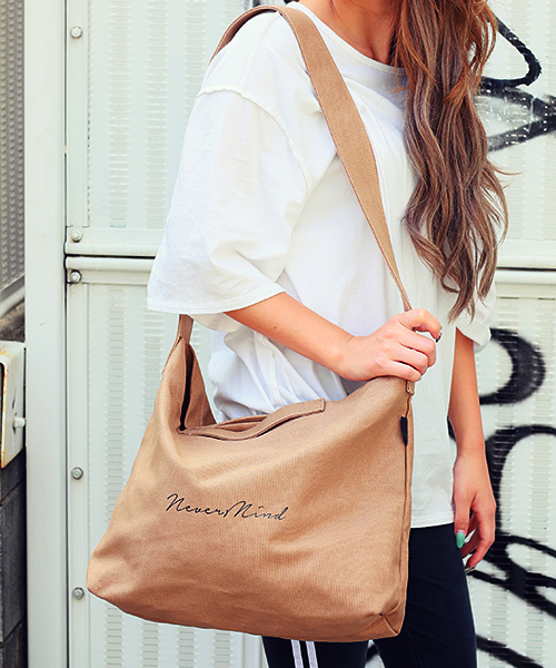DEVICE(デバイス)の「Rename プリント ロゴ キャンバス トート ショルダーバッグ(ショルダーバッグ・レディース・ブラック/ナチュラル/カーキ/ベージュ/グレー・FREE)」の13枚目の写真