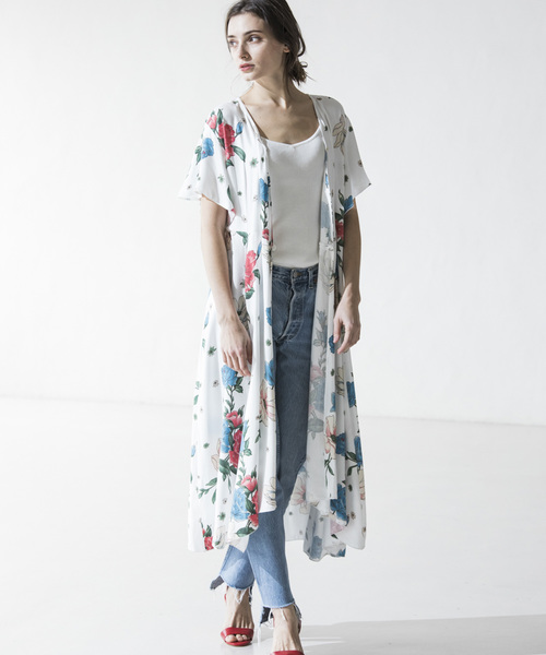 Emma Taylor（エマテイラー）の「2WAYオリジナル花柄ワンピース（ガウンワンピース）（ワンピース・レディース・ホワイト系その他/ブラック系その他・FREE）」の16枚目の写真