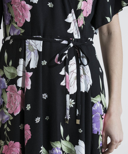 Emma Taylor（エマテイラー）の「2WAYオリジナル花柄ワンピース（ガウンワンピース）（ワンピース・レディース・ホワイト系その他/ブラック系その他・FREE）」の13枚目の写真