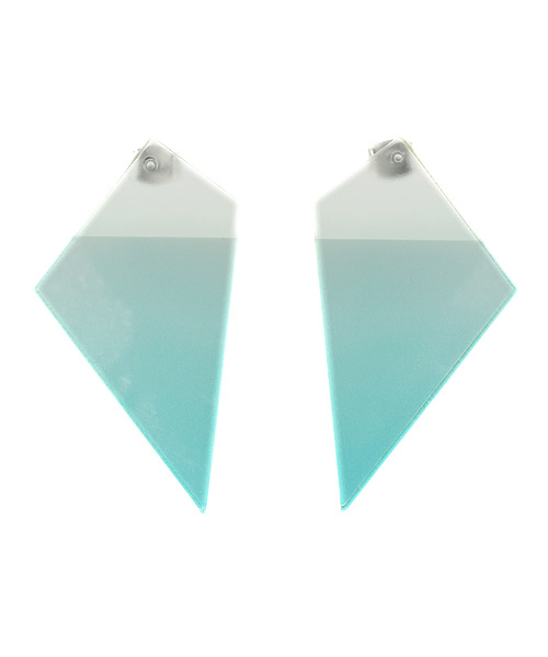 WHO'S WHO gallery（フーズフーギャラリー）の「グラデーションピアス（ピアス（両耳用）・レディース・グリーン/ホワイト・FREE）」の2枚目の写真