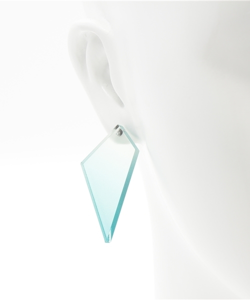 WHO'S WHO gallery（フーズフーギャラリー）の「グラデーションピアス（ピアス（両耳用）・レディース・グリーン/ホワイト・FREE）」の3枚目の写真