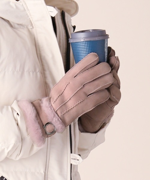 sankyo shokai（サンキョウショウカイ）の「ムートンファー手袋（手袋・レディース・グレイッシュベージュ/キャメル/ブルー/ブラック/モカ/ワイン/ライトベージュ/ウッド/ライラック/ピンク/ブラウン/グレー・FREE）」の11枚目の写真