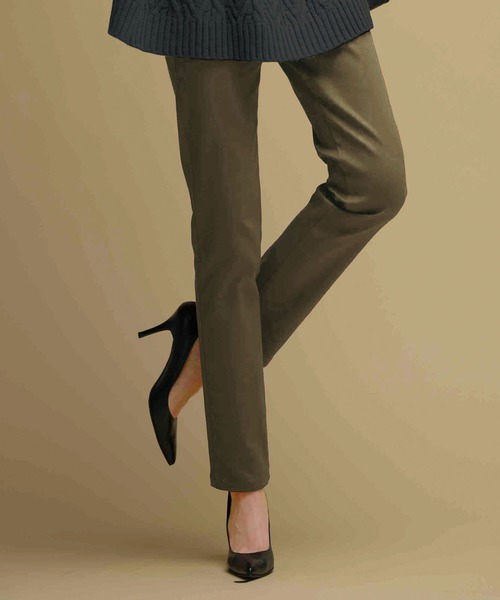 BELLUNA PLUS(ベルーナ)の「あったか蓄熱保温綿サテンパンツ股下73cm(その他パンツ・レディース・ネイビー/ブラック/モスグリーン/マスタード/モカ/レンガ/オフホワイト/ベージュ/テラコッタ/サンドベージュ/グレー系その他・SMALL/LARGE/X-LARGE/MEDIUM)」の5枚目の写真