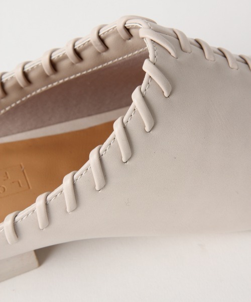 LOWRYS FARM（ローリーズファーム）の「カガリミュール　864930（その他シューズ・レディース・ブラック/アイボリー・MEDIUM/LARGE）」の7枚目の写真