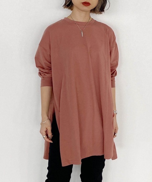 PAGEBOY（ページボーイ）の「サイドスリットBIGロンTEE（Tシャツ/カットソー・レディース・ブラック/オフホワイト/オレンジ・FREE）」の3枚目の写真