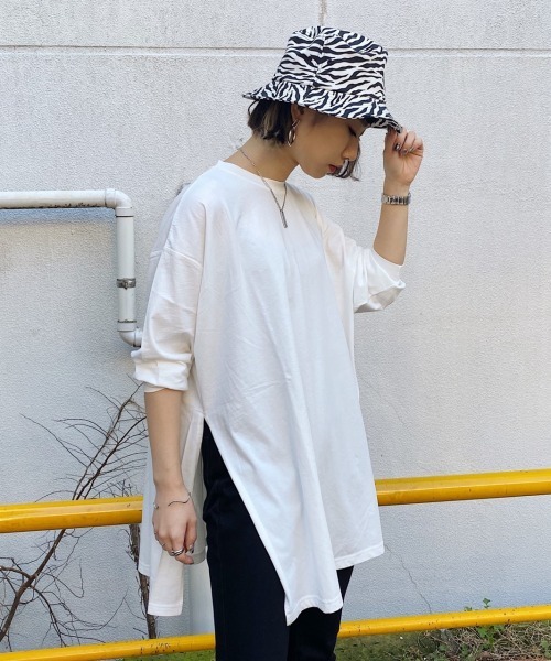 PAGEBOY（ページボーイ）の「サイドスリットBIGロンTEE（Tシャツ/カットソー・レディース・ブラック/オフホワイト/オレンジ・FREE）」の6枚目の写真