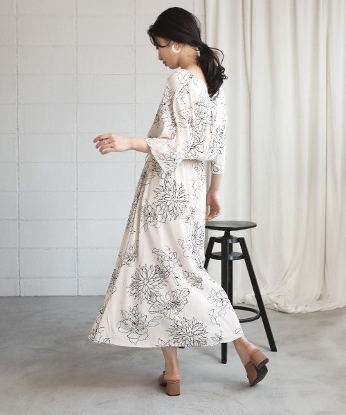 Bou Jeloud（ブージュルード）の「ラインタッチ花柄ワンピース/V