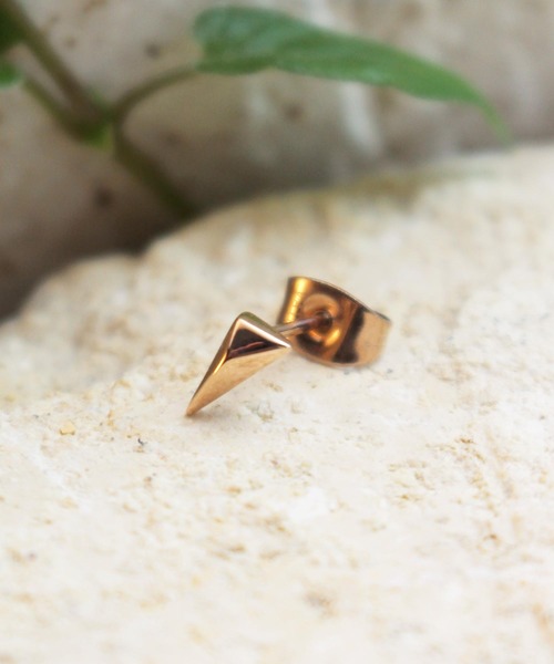 Vaya Con Dios（ヴァヤコンディオス）の「【VayaConDios/ヴァヤコンディオス】ステンレス製立体モチーフピアス[片耳用]（ピアス（片耳用）・メンズ・ブラック/シルバー/ゴールド/ピンクゴールド・FREE）」の4枚目の写真