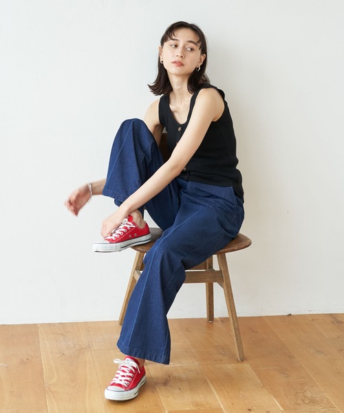 earth music&ecology（アースミュージックアンドエコロジー）の「フロントボタンリブニットタンク ＊（タンクトップ・レディース・ブラック/ブラウン/アイボリー/ベージュ・FREE）」の13枚目の写真