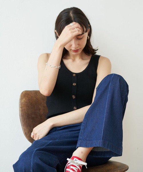 earth music&ecology（アースミュージックアンドエコロジー）の「フロントボタンリブニットタンク ＊（タンクトップ・レディース・ブラック/ブラウン/アイボリー/ベージュ・FREE）」の18枚目の写真