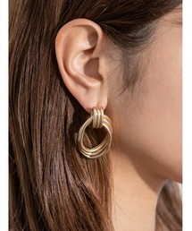 セミサークルピアス