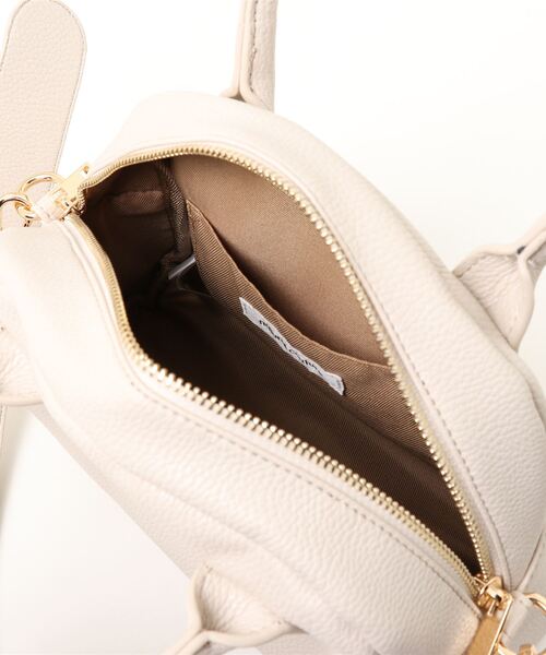 natural couture(ナチュラルクチュール)の「太ショルダーボストンバッグ(ボストンバッグ・レディース・アイボリー/ブラック/ラベンダー・FREE)」の4枚目の写真