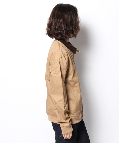 GIORDANO（ジョルダーノ）の「[GIORDANO]ライオン刺繍スイングトップブルゾン（ブルゾン・メンズ・ベージュ/ネイビー・LARGE/MEDIUM）」の3枚目の写真