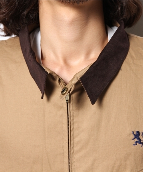 GIORDANO（ジョルダーノ）の「[GIORDANO]ライオン刺繍スイングトップブルゾン（ブルゾン・メンズ・ベージュ/ネイビー・LARGE/MEDIUM）」の6枚目の写真