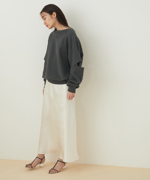 ADAM ET ROPE'(アダムエロペ)の「オープンアームプルオーバー(スウェット・レディース・チャコールグレー/ホワイト・FREE)」の4枚目の写真