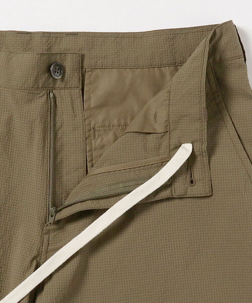 BEAMS（ビームス）の「BEAMS / SOLOTEX（R） シアサッカー ストレッチ ショーツ（その他パンツ・メンズ・ブラック/ネイビー/オリーブ・SMALL/MEDIUM/LARGE/X-LARGE）」の14枚目の写真