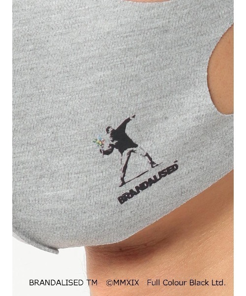 Perfect Suit FActory（パーフェクトスーツファクトリー）の「バンクシーマスク　グレー　Flower Bomber（マスク・メンズ・ライトグレー・FREE）」の2枚目の写真