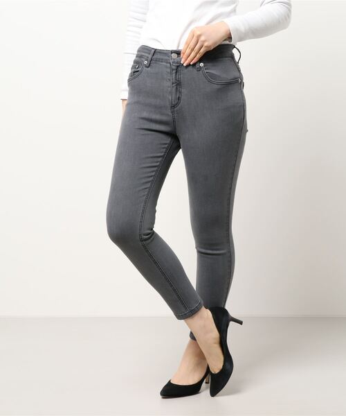 mysty woman(ミスティウーマン)の「ユーティリティスキニーデニム 942735(デニムパンツ・レディース・ブラック/ネイビー/グレー・MEDIUM/SMALL/LARGE)」の11枚目の写真
