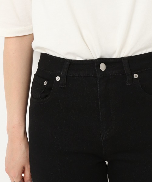 mysty woman(ミスティウーマン)の「ユーティリティスキニーデニム 942735(デニムパンツ・レディース・ブラック/ネイビー/グレー・MEDIUM/SMALL/LARGE)」の22枚目の写真