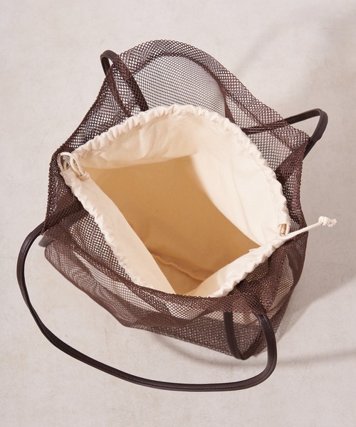 DISCOAT(ディスコート)の「パイピングメッシュトートバッグ(トートバッグ・レディース・ブラック/ブラウン/ベージュ・FREE)」の14枚目の写真